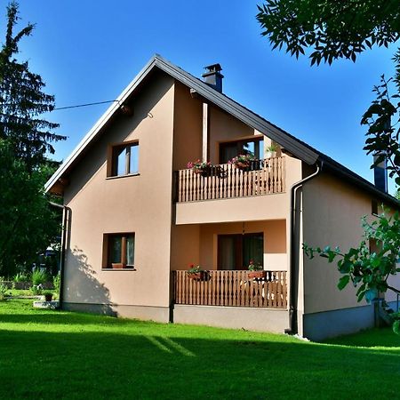 Apartman Jelena Rakovica Exterior foto